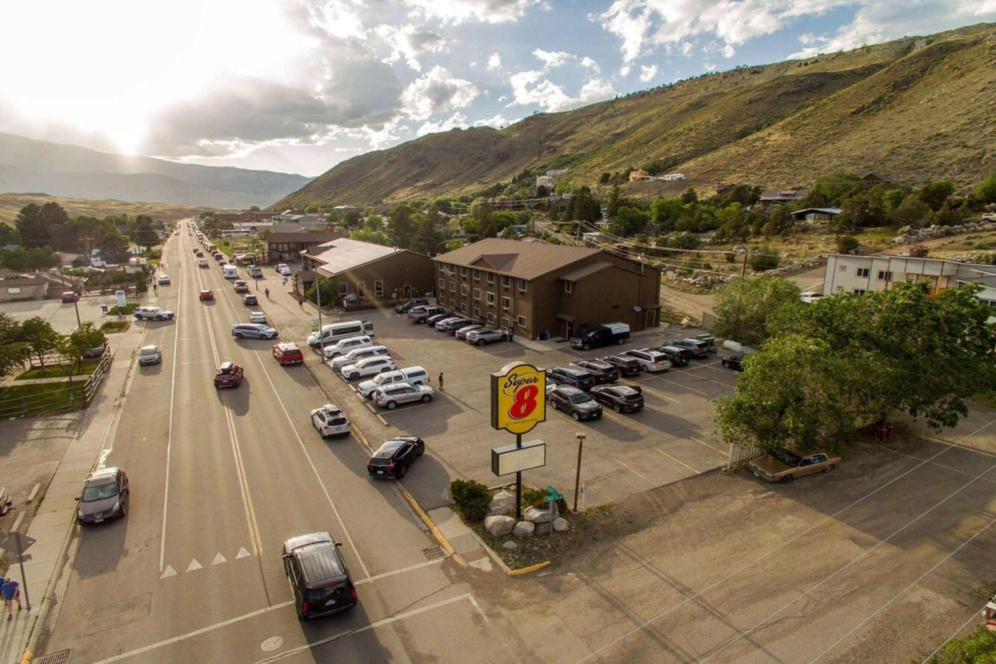 Super 8 By Wyndham Gardiner/Yellowstone Park Area Zewnętrze zdjęcie