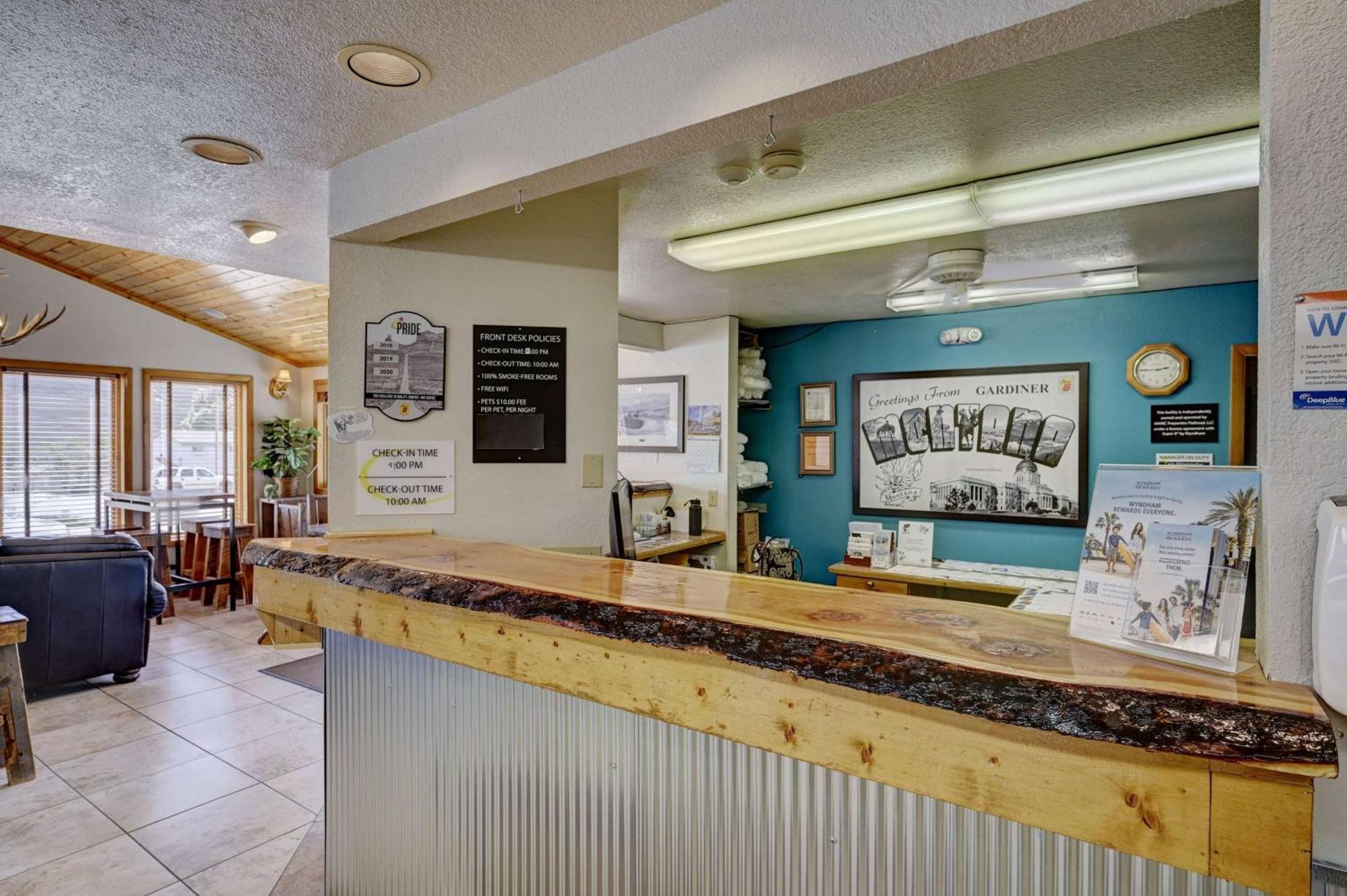 Super 8 By Wyndham Gardiner/Yellowstone Park Area Zewnętrze zdjęcie