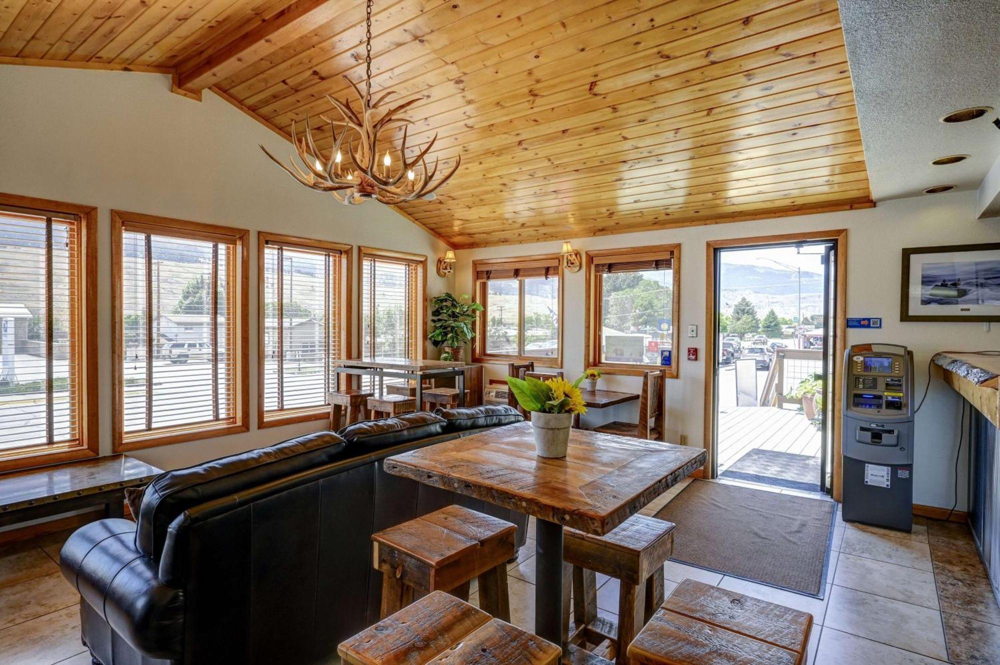 Super 8 By Wyndham Gardiner/Yellowstone Park Area Zewnętrze zdjęcie