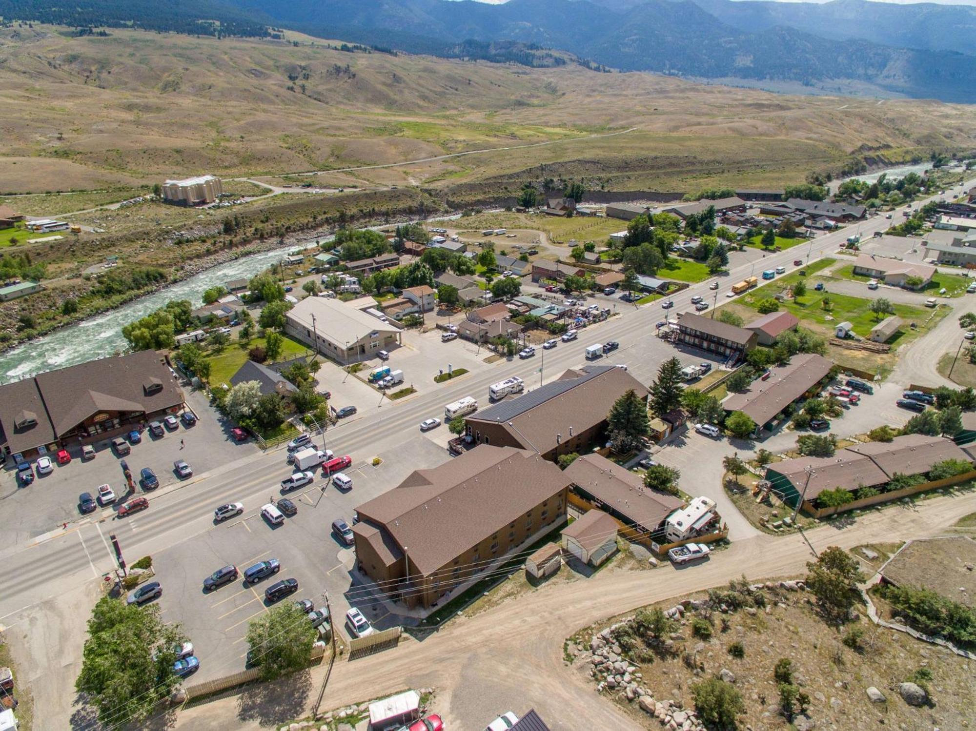 Super 8 By Wyndham Gardiner/Yellowstone Park Area Zewnętrze zdjęcie