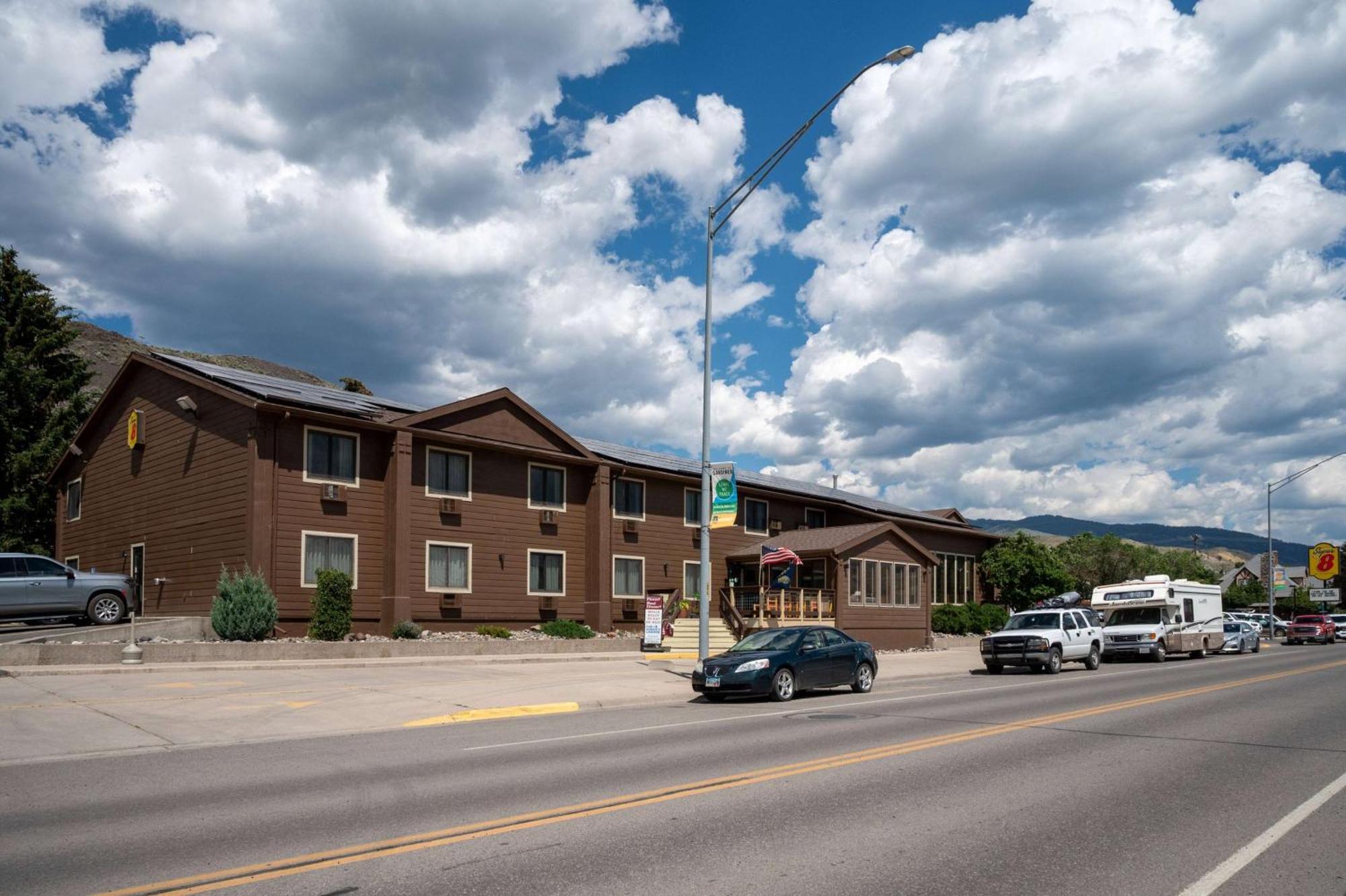 Super 8 By Wyndham Gardiner/Yellowstone Park Area Zewnętrze zdjęcie