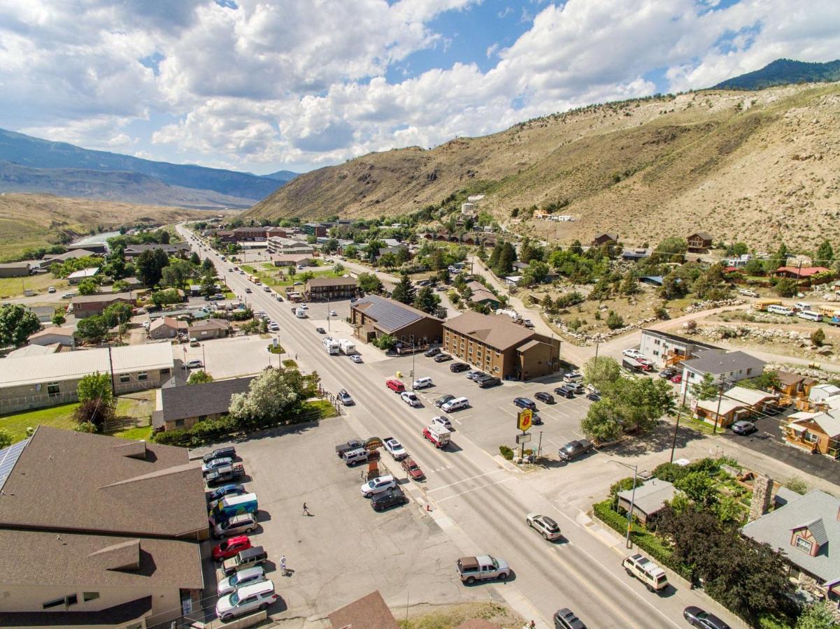 Super 8 By Wyndham Gardiner/Yellowstone Park Area Zewnętrze zdjęcie