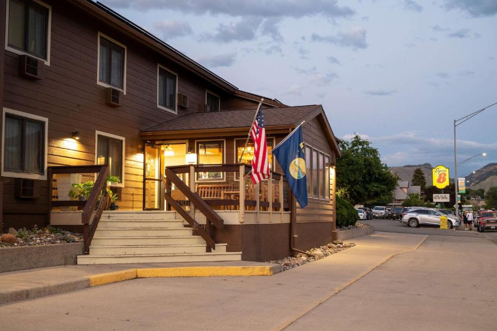 Super 8 By Wyndham Gardiner/Yellowstone Park Area Zewnętrze zdjęcie